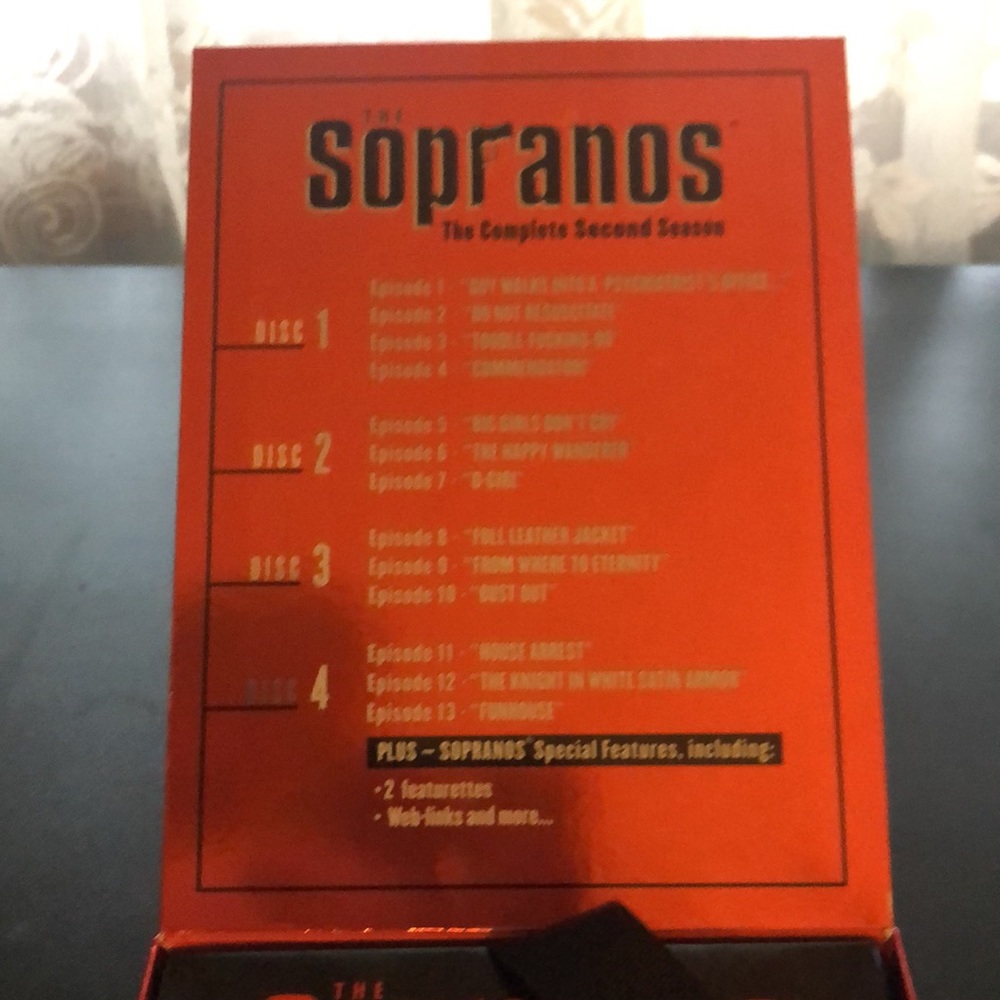 NEW LISTING! HBO Sopranos Complete Second Season - Picture 4 of 9